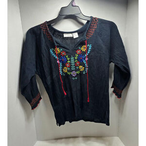 Women's maggie & max Black Embroidered Tunic Top S
